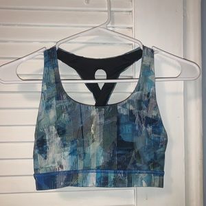 Lululemon sports bra